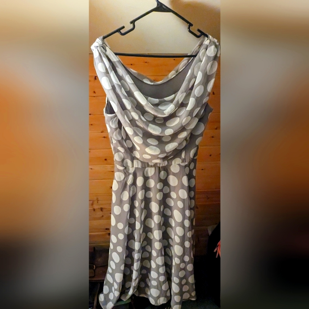 North Style off the shoulder, midi
